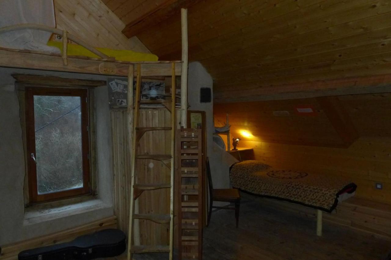 Отель Ecogite Estien Boussenac Экстерьер фото